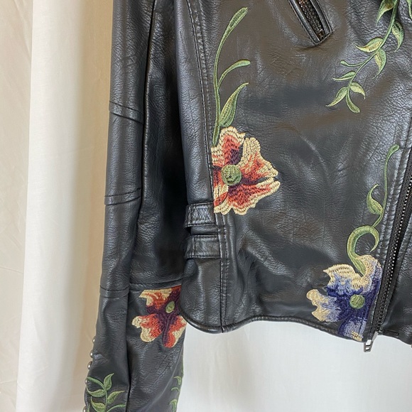 BLANK NYC Embroidered Floral Moto Jacket - Picture 4 of 10